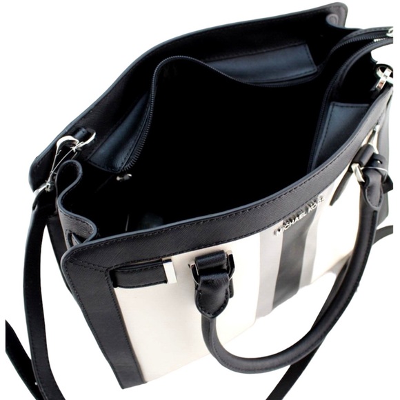 NWT Michael Kors Dillon Bag w dust bag - Picture 4 of 5